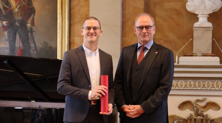 JProf Krannich receives his award